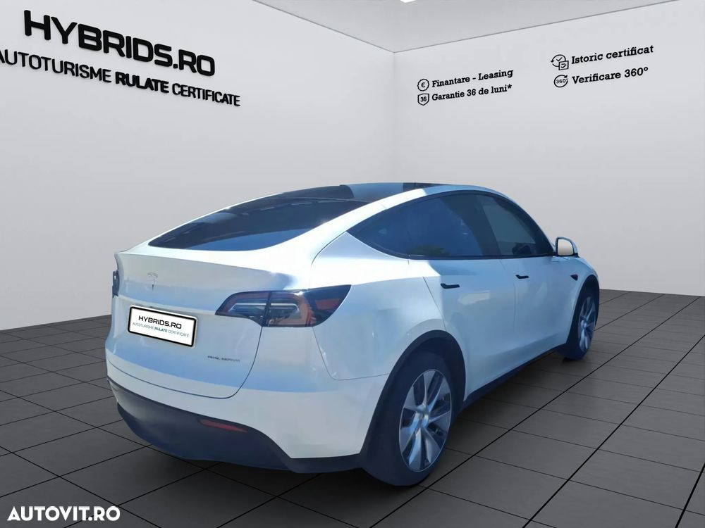 Tesla Model Y - 5