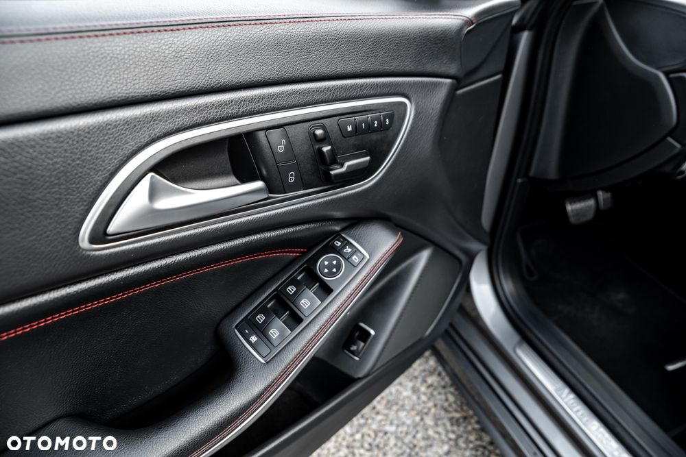 Mercedes-Benz CLA 250 4Matic 7G-DCT Sport - 18