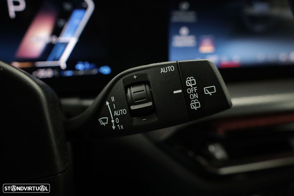BMW 330 e Edição Desportiva M Auto - 17