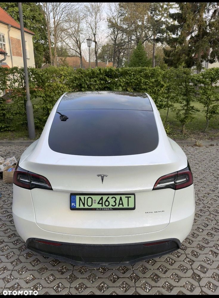 Tesla Model Y - 3