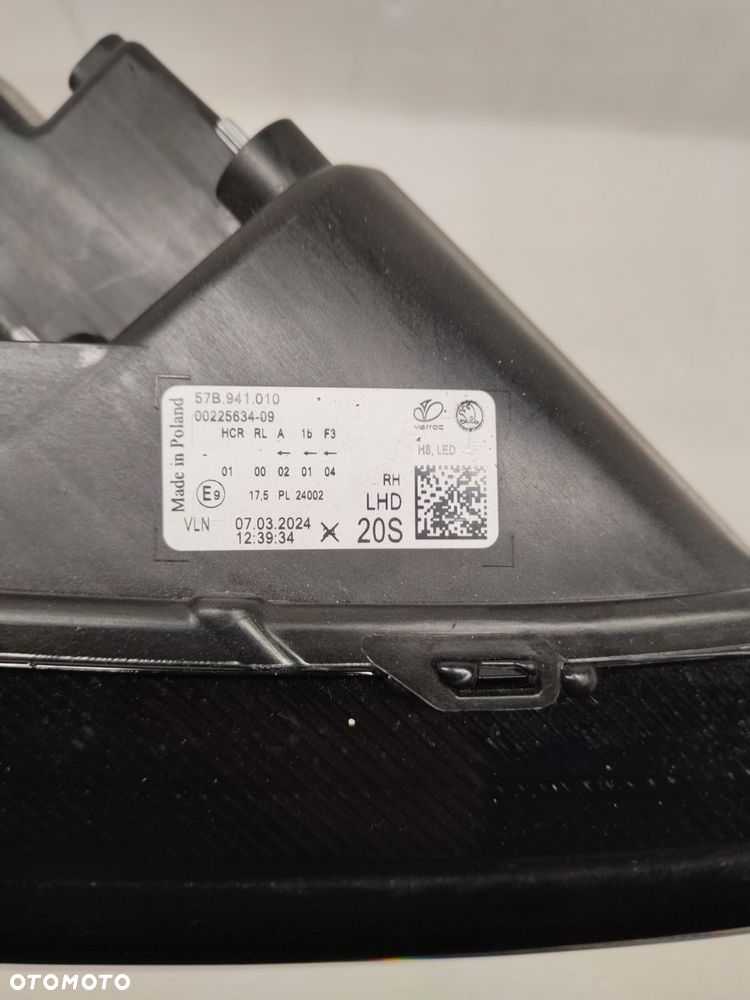 skoda karoq lift full led lampa prawy przód 57b941010 - 3