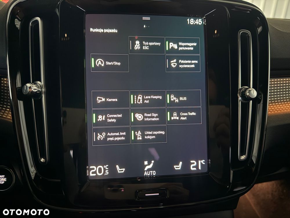 Volvo XC 40 B4 B DKG Ultra Dark - 32