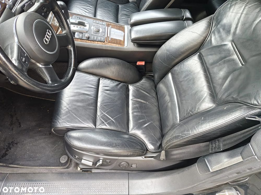 Audi A8 4.2 Quattro - 16