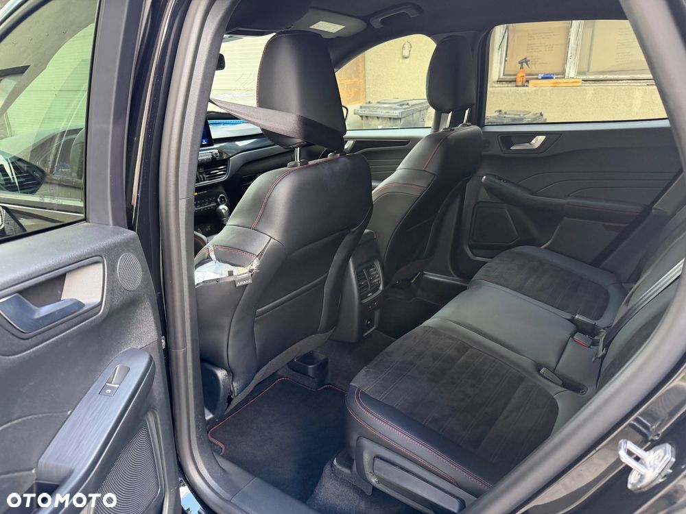Ford Kuga 1.5 EcoBoost FWD ST-Line X - 24