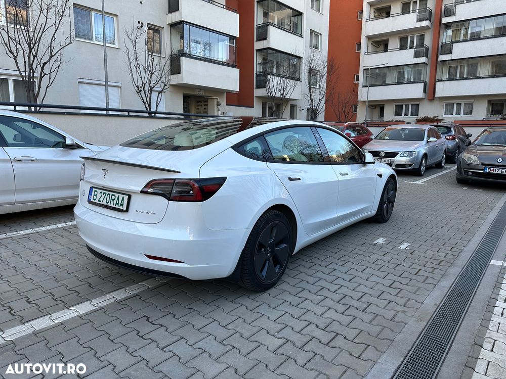 Tesla Model 3 - 6