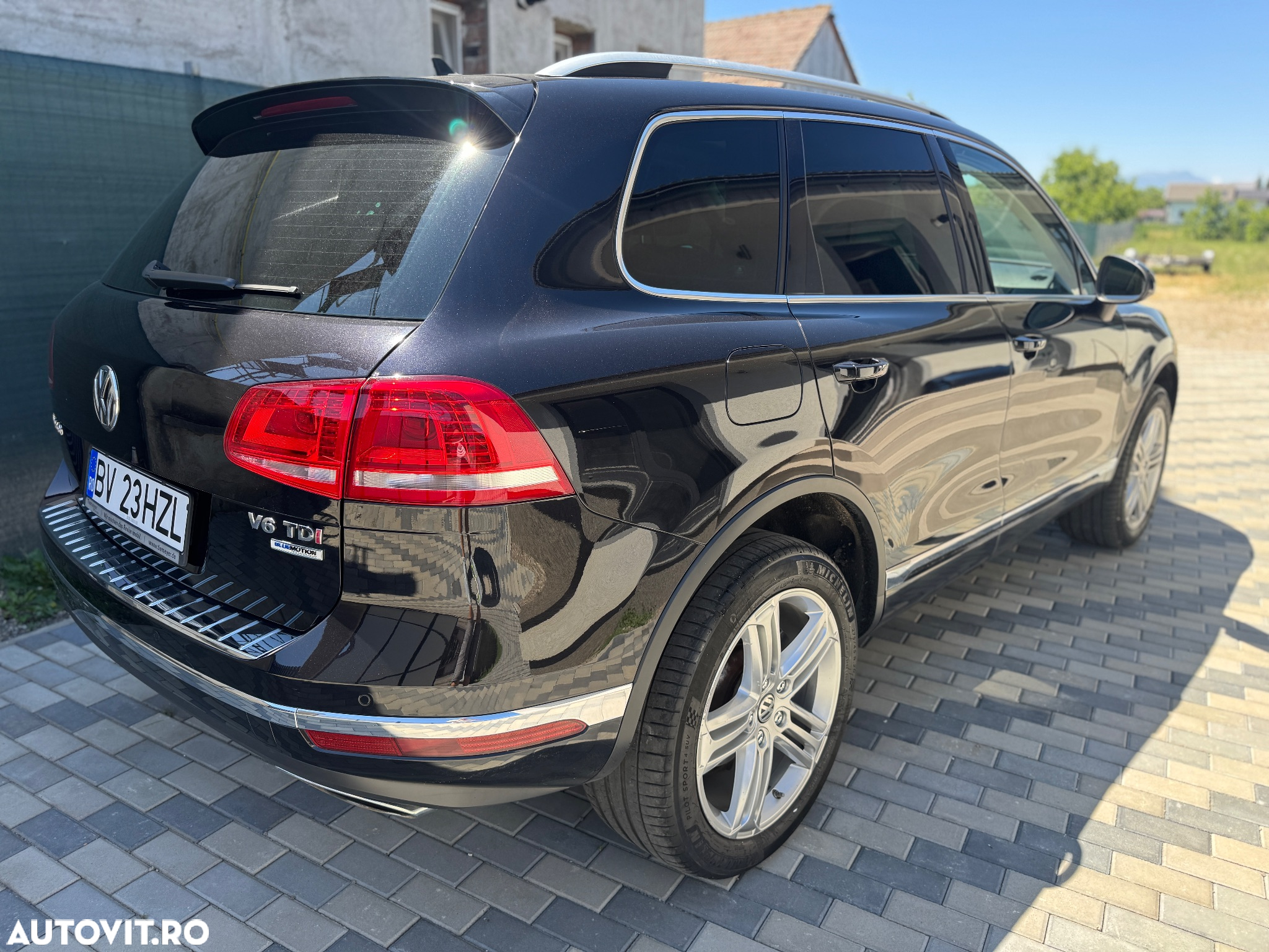 Volkswagen Touareg 3.0 V6 TDI SCR Blue Motion DPF Automatik Executive Edition - 3