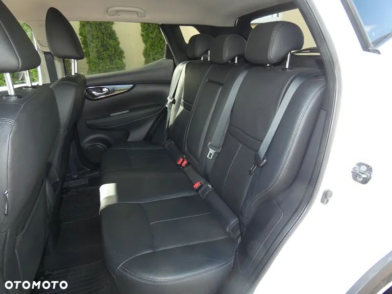 Nissan Qashqai 1.5 dCi TEKNA - 11
