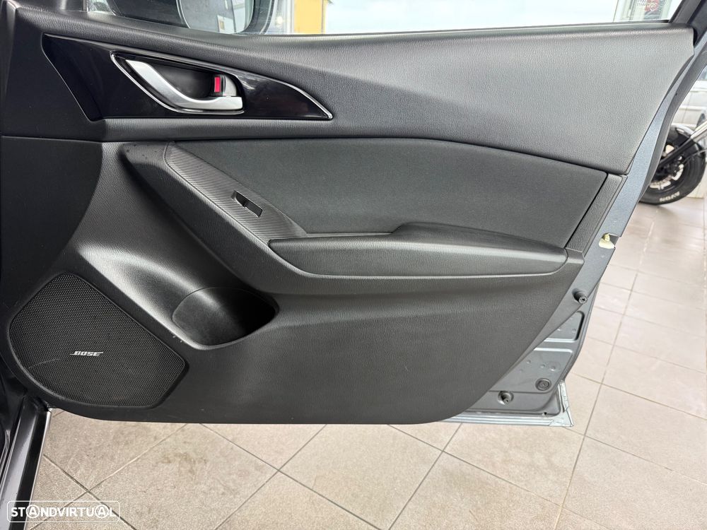 Mazda 3 Hatchback - 16