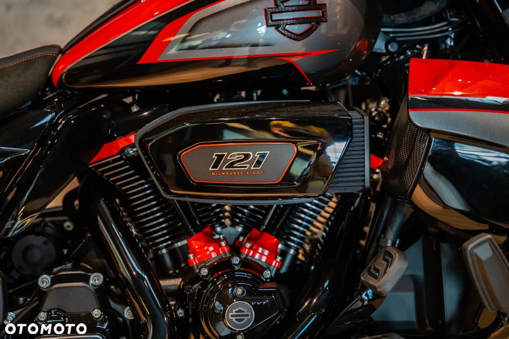 Harley-Davidson CVO Street Glide - 26