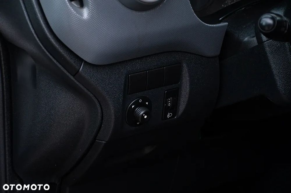 Peugeot PARTNER - 27