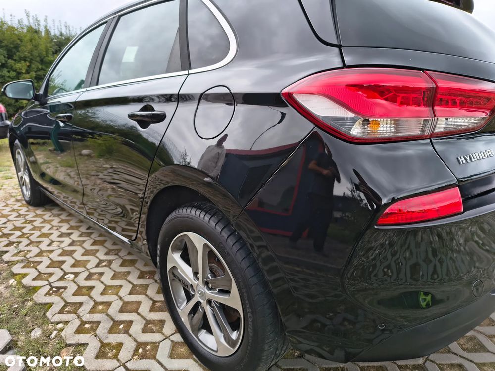 Hyundai i30 1.6 CRDi BlueDrive Premium - 24