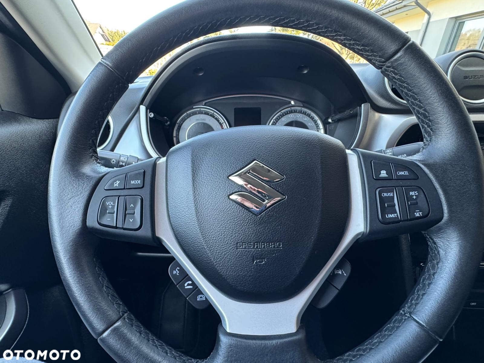 Suzuki Vitara 1.0 Boosterjet Premium 4WD - 19
