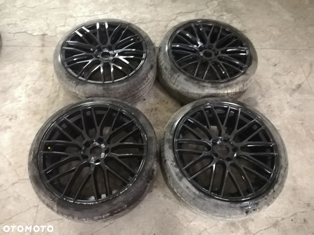 Felgi Audi Q7 R22 ET45 10J 5X130 - 1