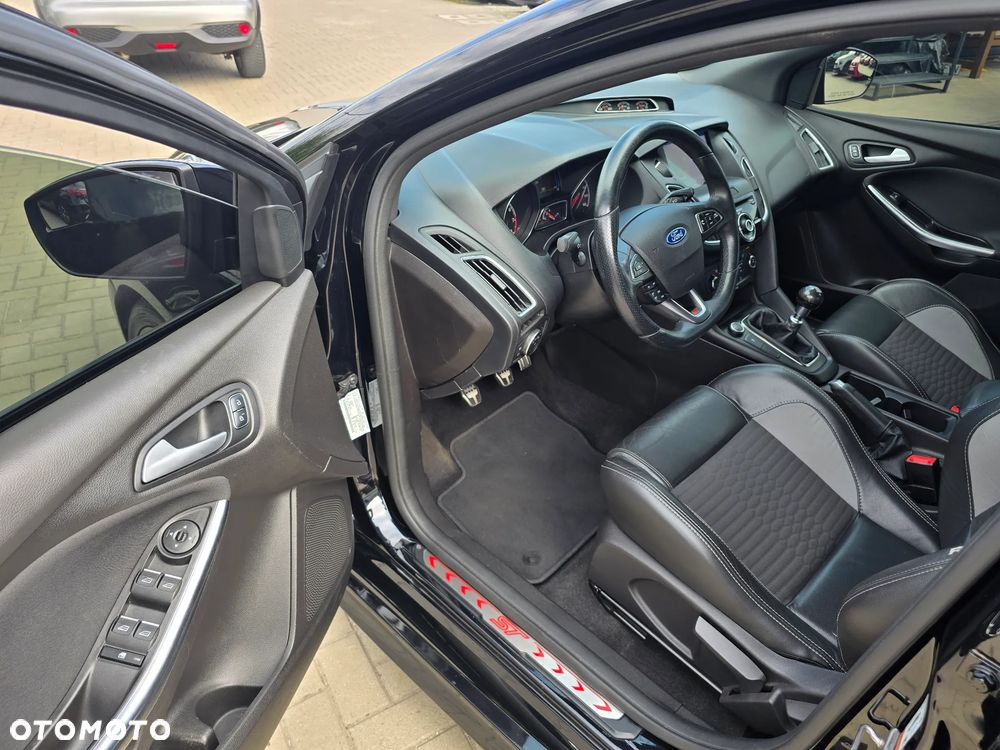 Ford Focus - 8