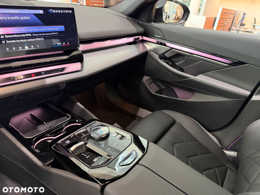 BMW Seria 5 540d xDrive mHEV M Sport - 8