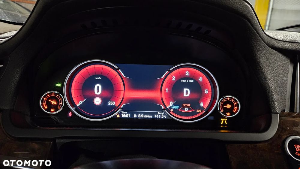 BMW Seria 7 750Ld xDrive - 24