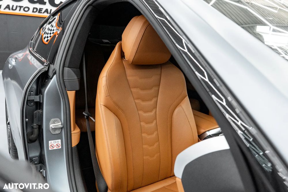 BMW Seria 8 840i xDrive AT - 24