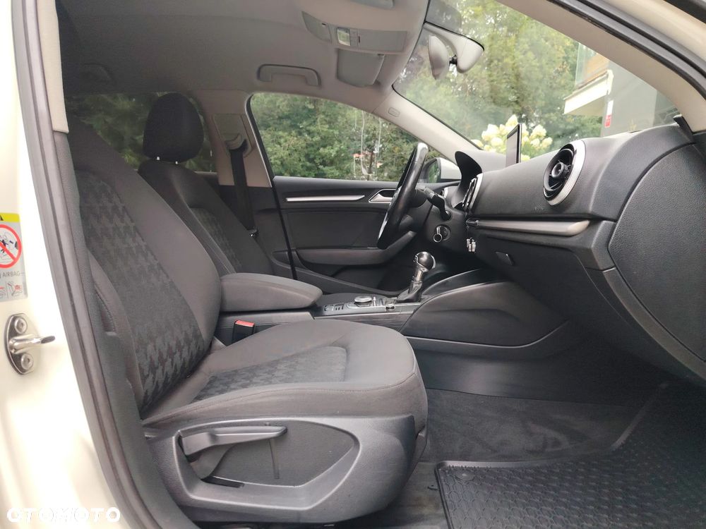 Audi A3 Sportback 1.4 TFSI S tronic Ambiente - 13