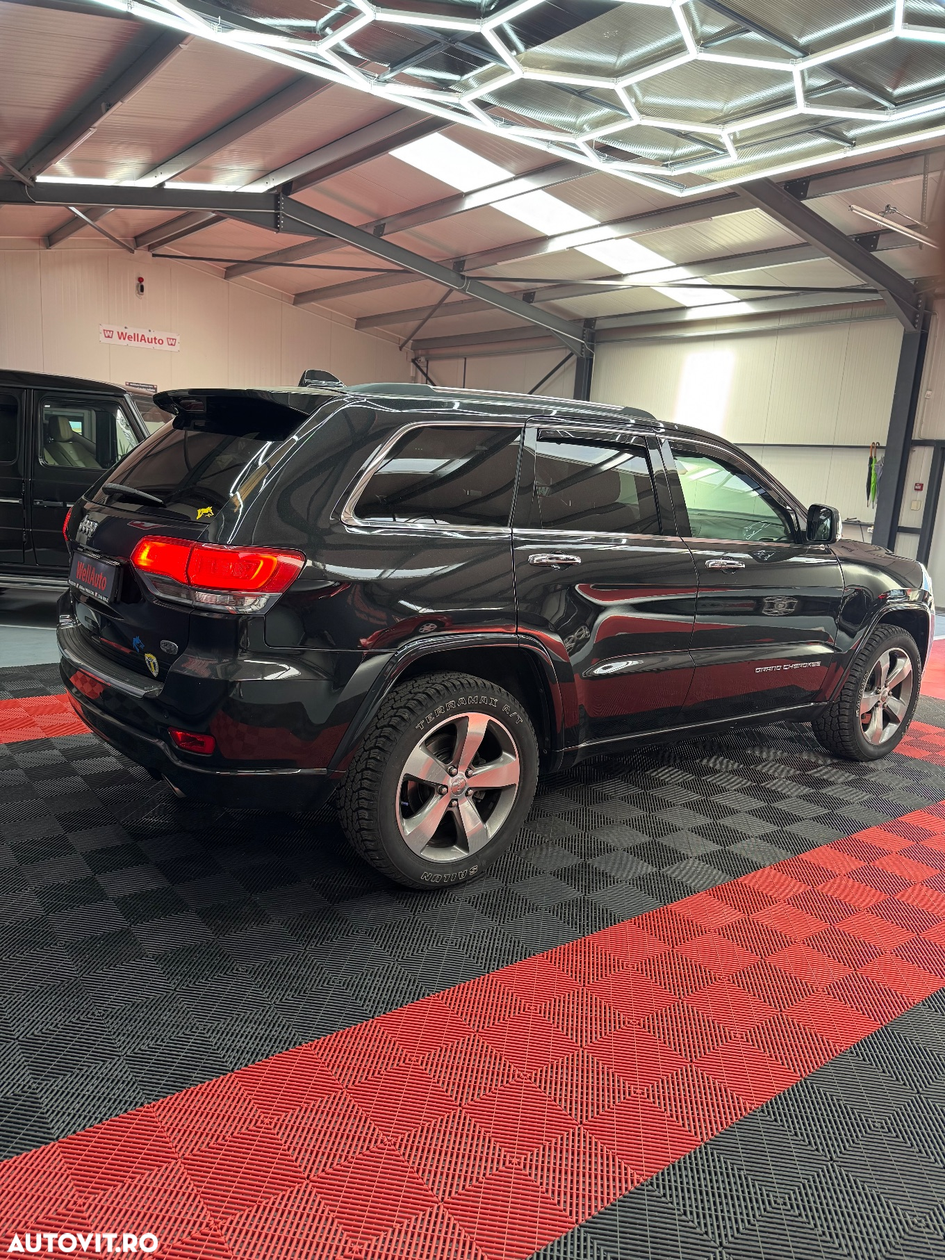 Jeep Grand Cherokee - 5