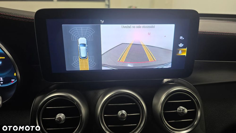 Mercedes-Benz GLC 300 d 4Matic 9G-TRONIC AMG Line Plus - 31