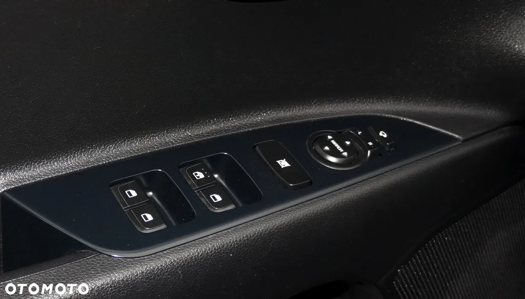 Kia Rio - 32