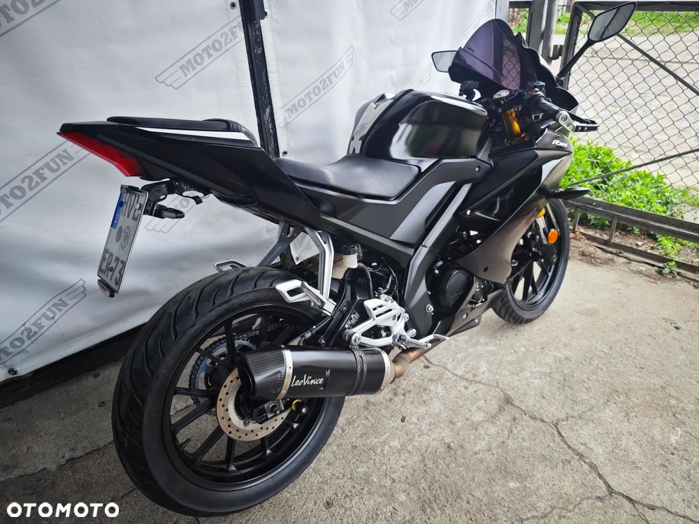 Yamaha YZF - 3