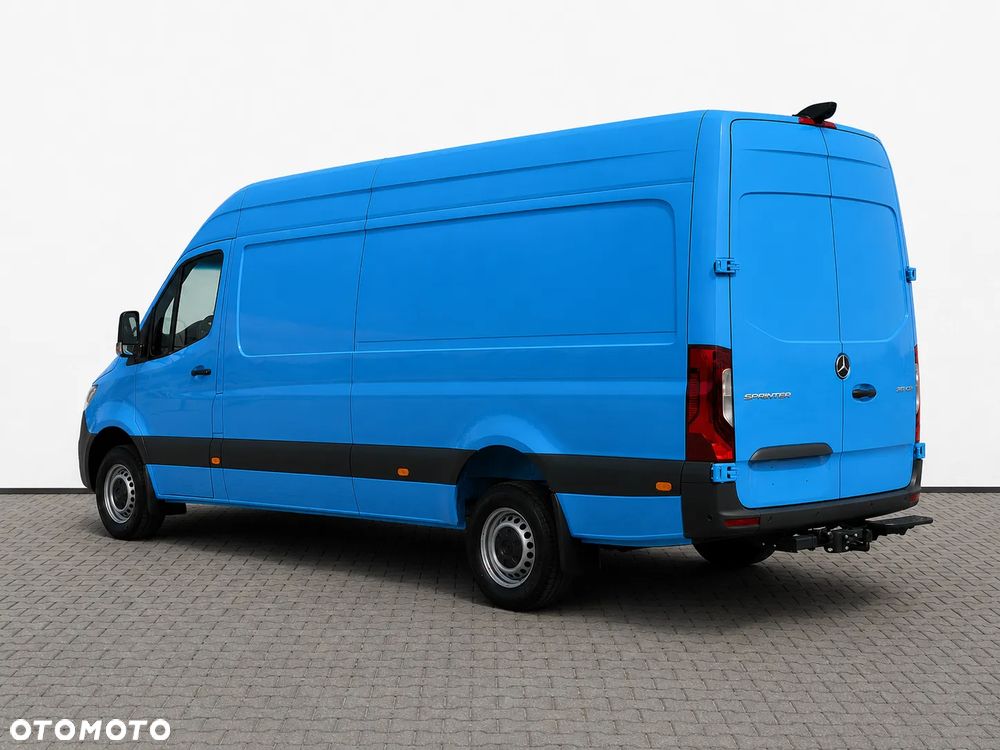 Mercedes-Benz Sprinter - 4
