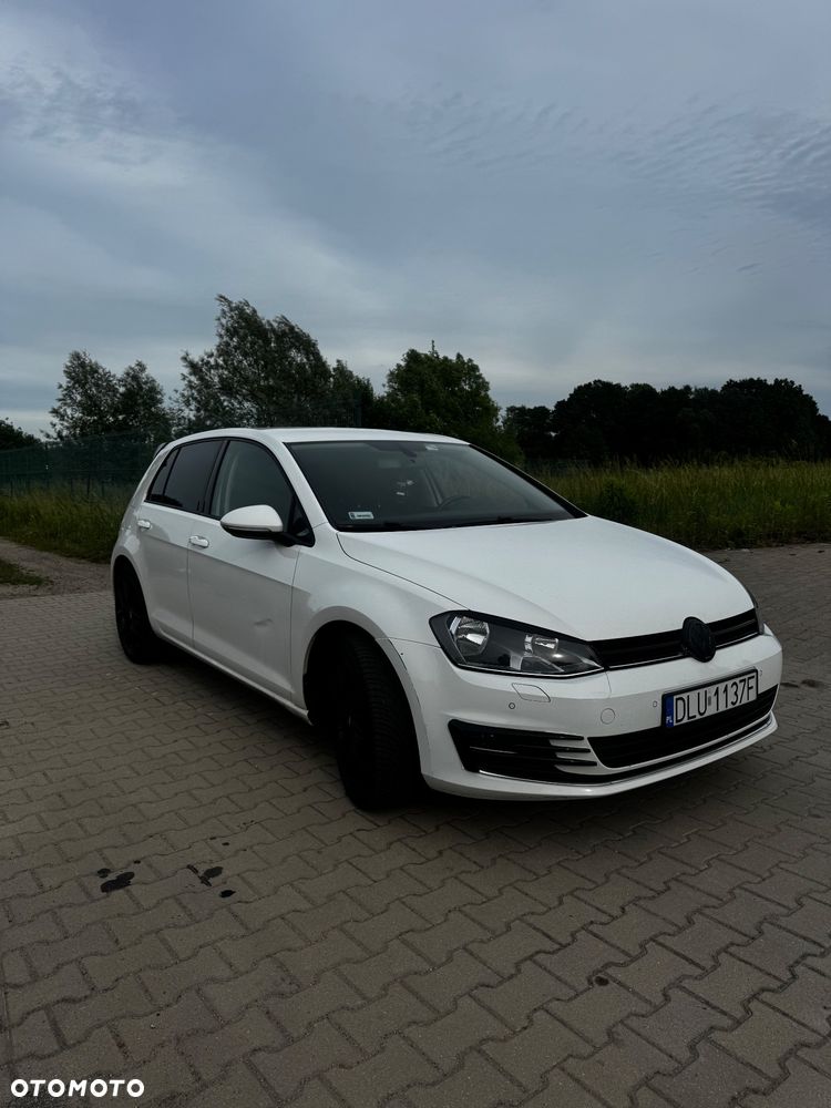 Volkswagen Golf - 1