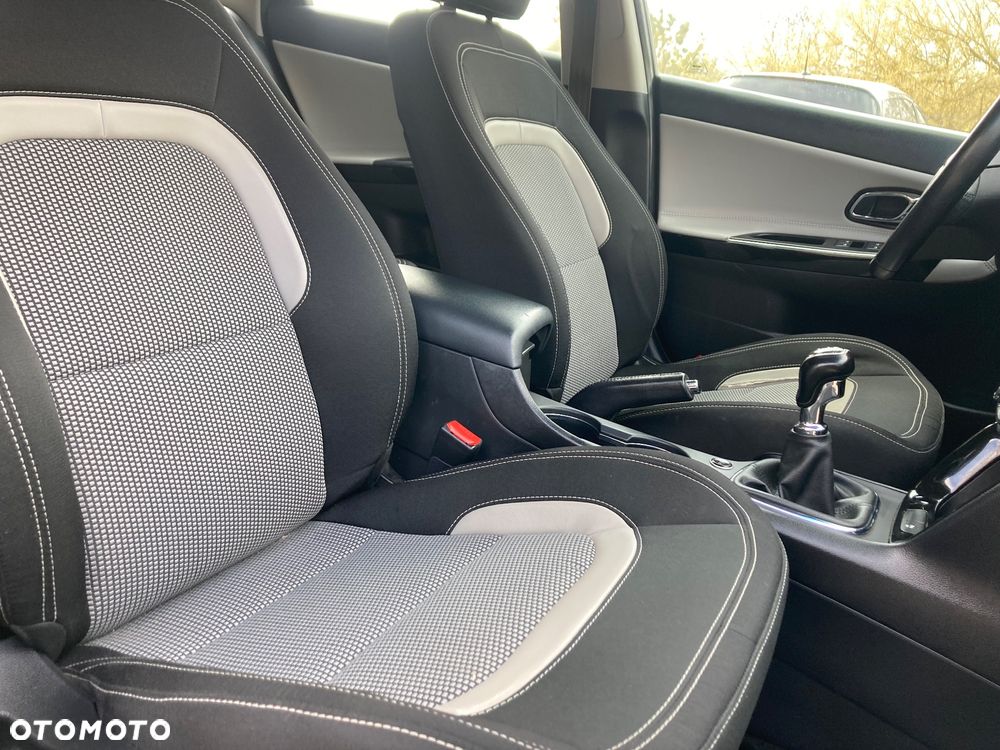 Kia Ceed 1.6 GDI ISG Platinum Edition - 10