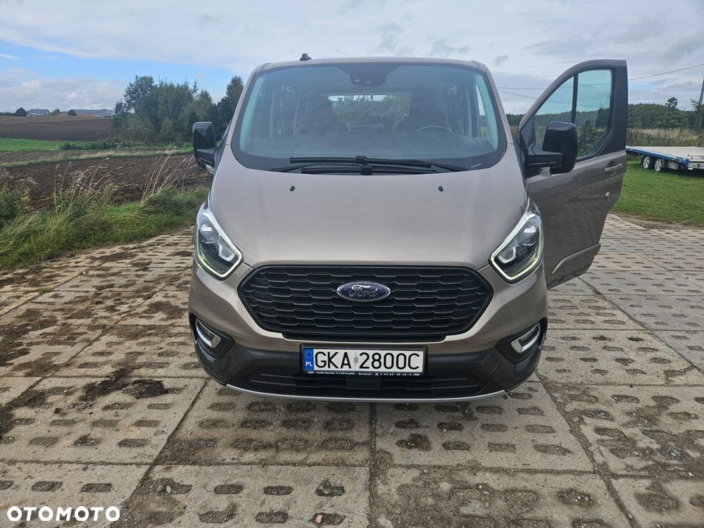 Ford Tourneo Custom - 37