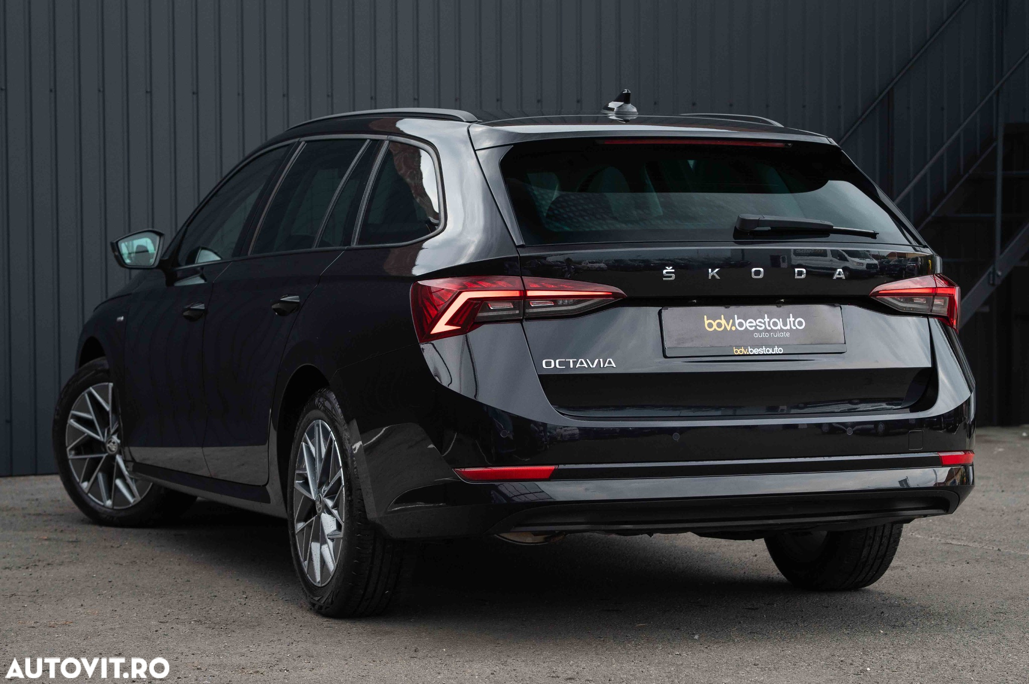 Skoda Octavia 2.0 TDI DSG Tour - 6