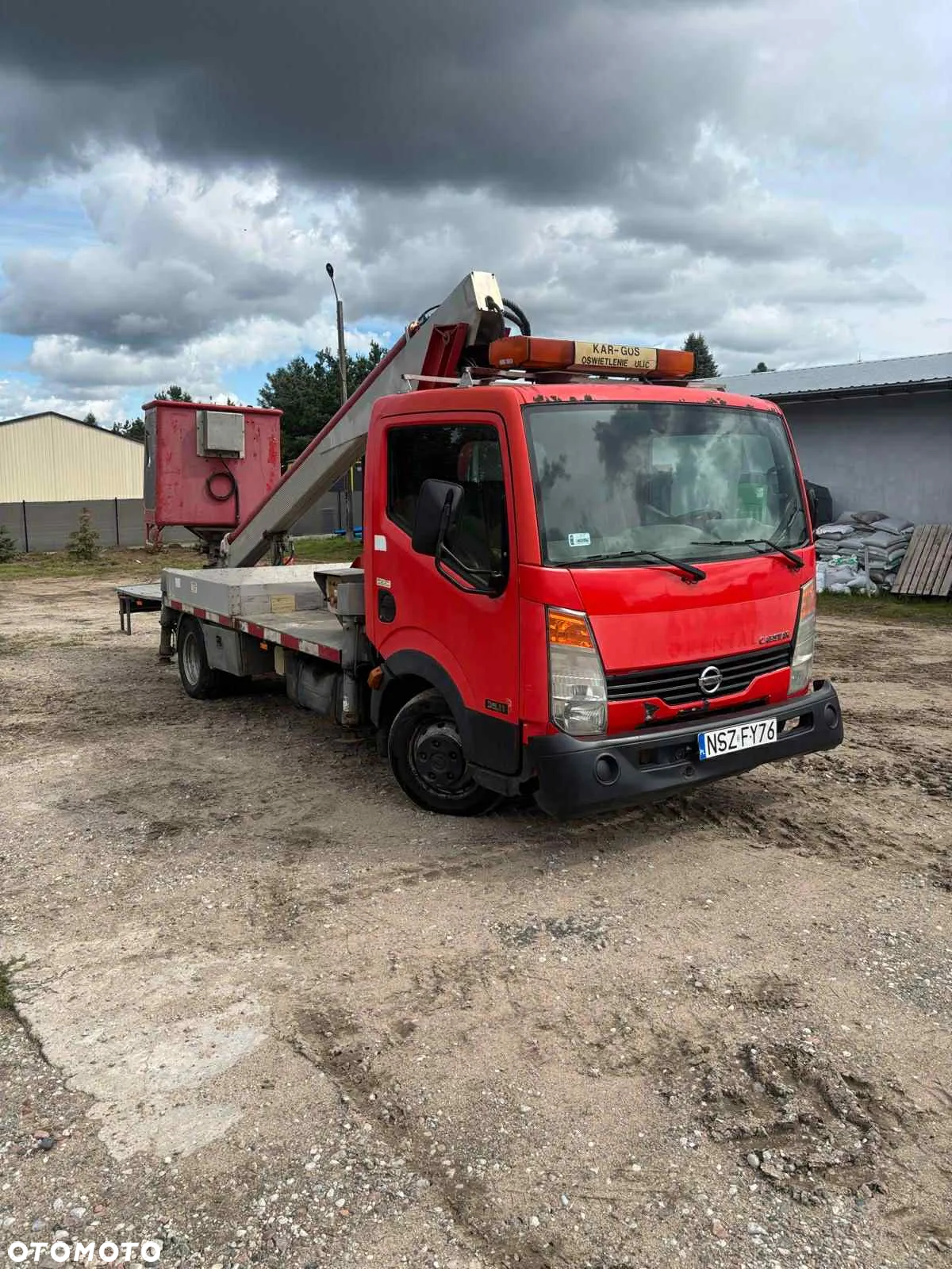 Nissan CABSTAR - 2