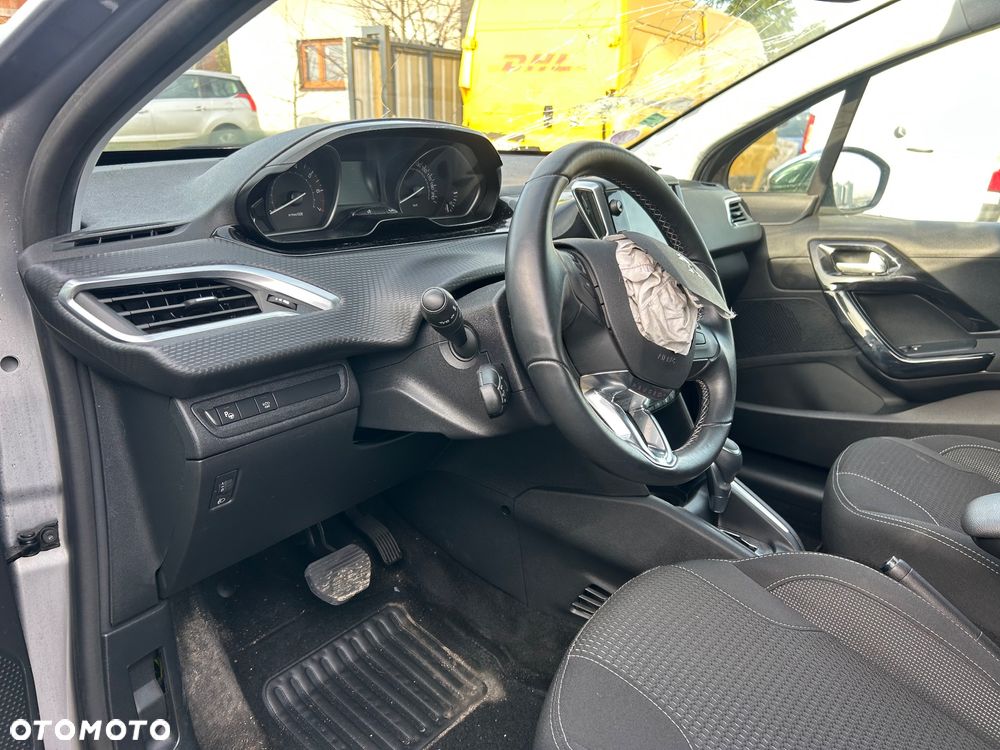 Peugeot 208 PureTech 110 Stop & Start EAT6 Tech Edition - 13