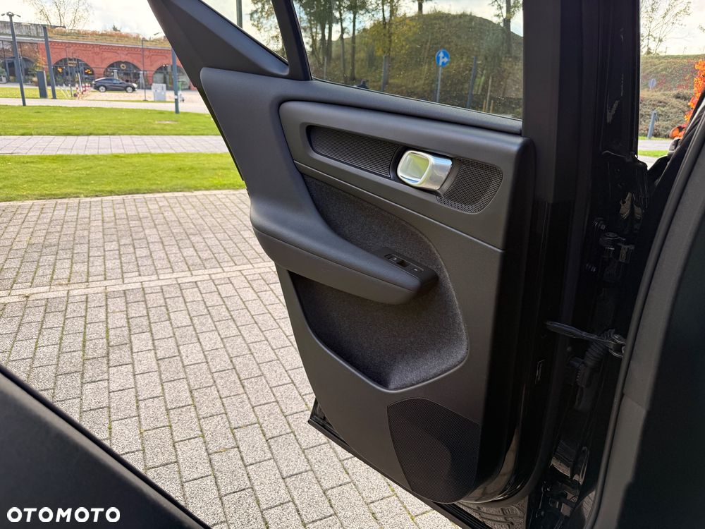 Volvo XC 40 B5 B AWD Ultimate Dark - 28
