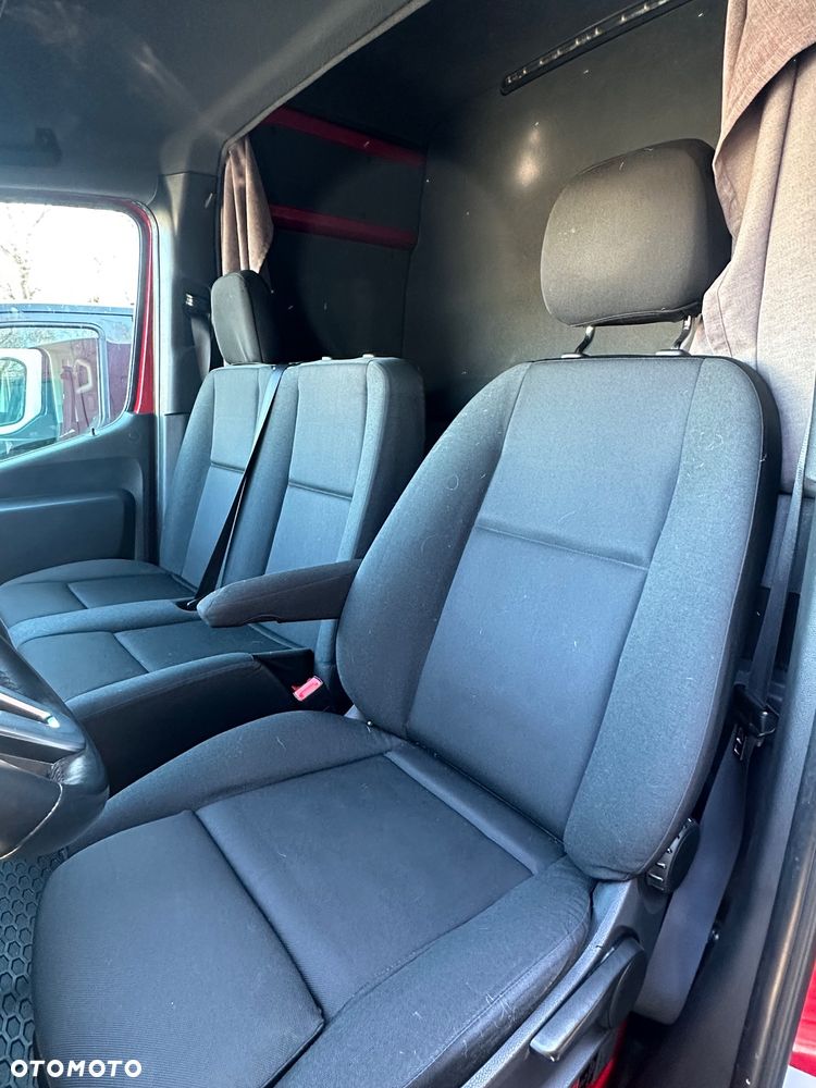 Mercedes-Benz Sprinter - 13