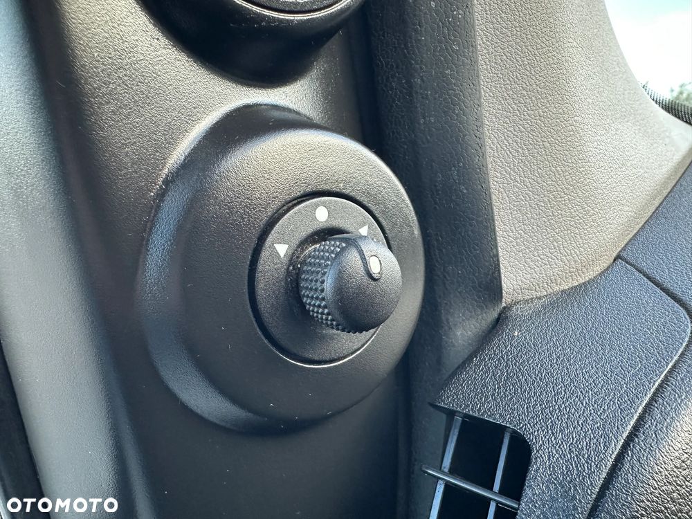 Fiat Fiorino Kombi 8V SX - 17