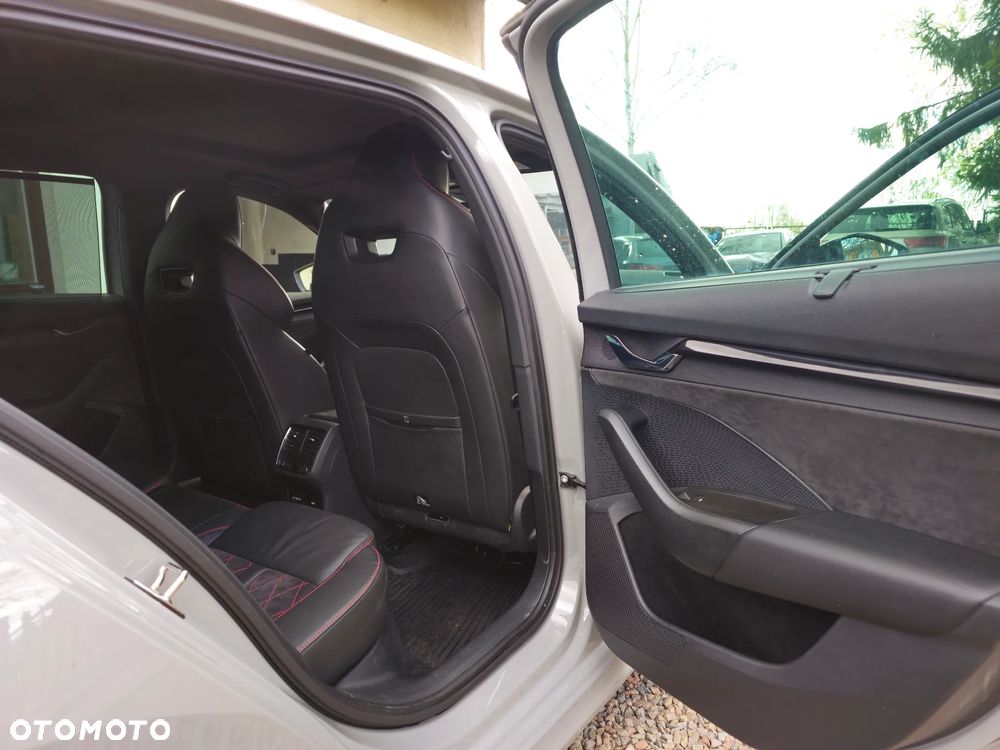 Skoda Octavia 2.0 TDI DSG 4x4 RS - 22