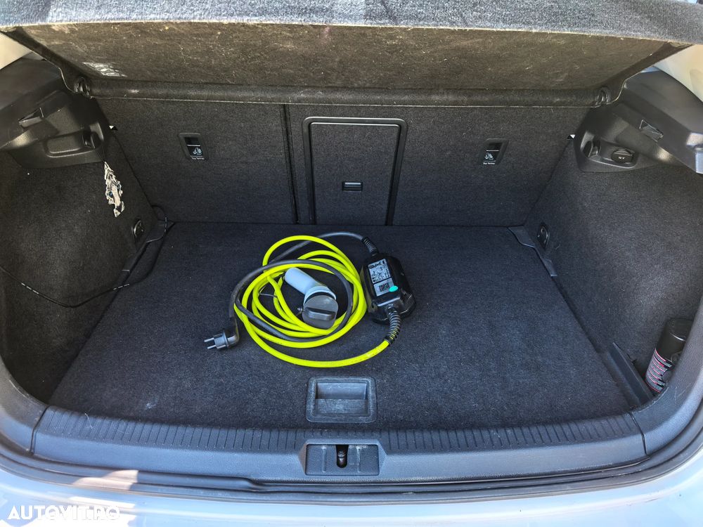 Volkswagen Golf e-Golf - 13