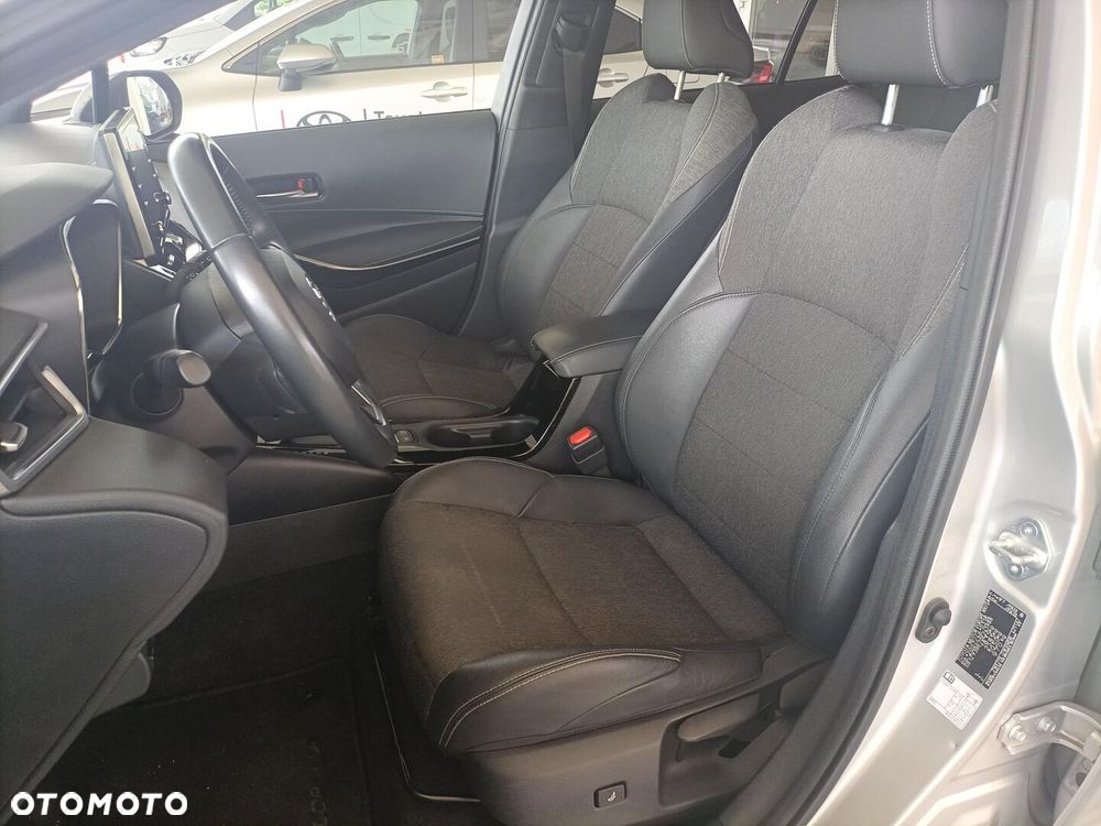Toyota Corolla - 10