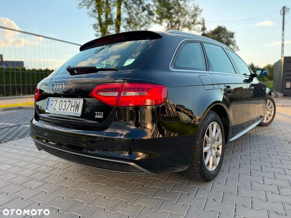 Audi A4 Limousine - 4