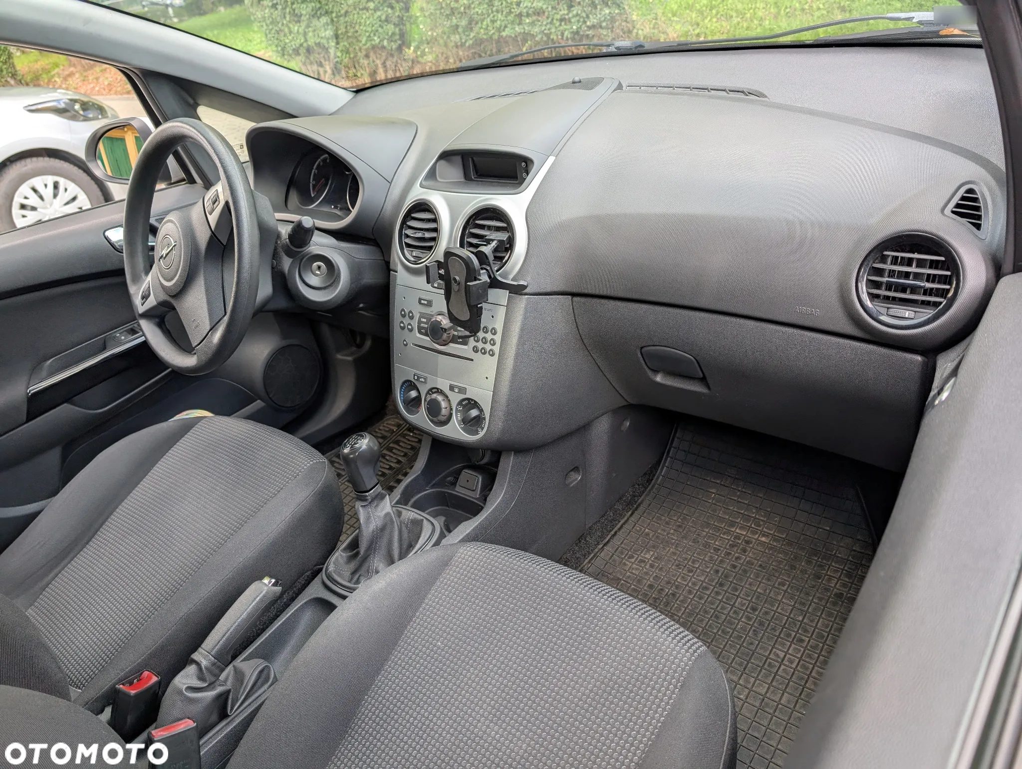 Opel Corsa 1.2 16V Edition / Active - 12