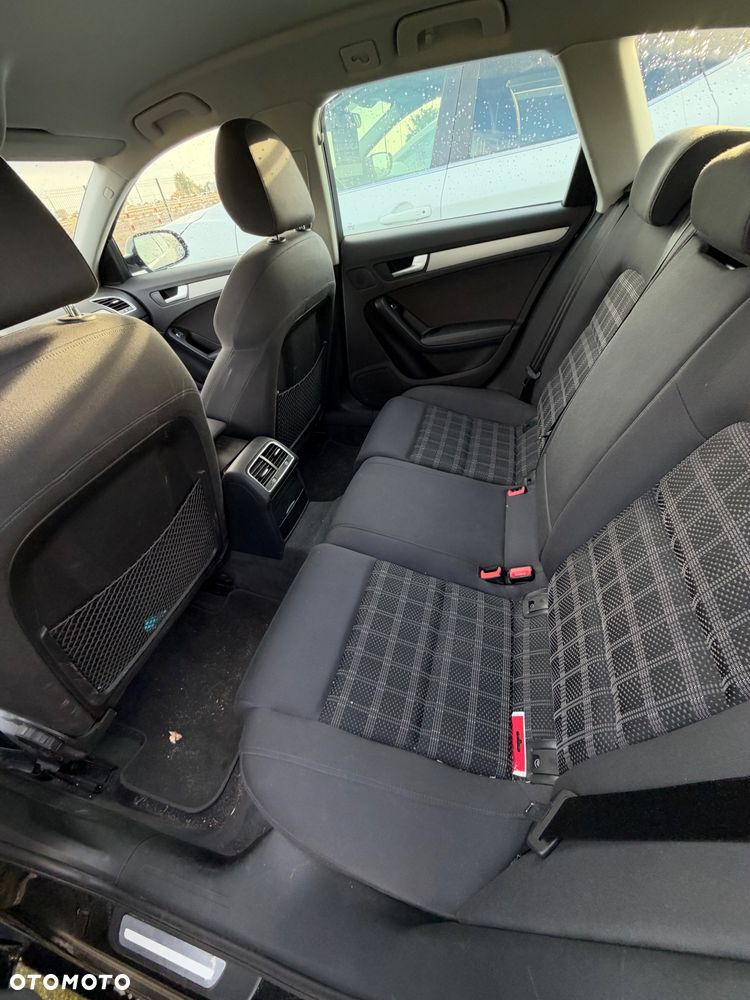 Audi A4 Avant 2.0 TDI quattro design - 24