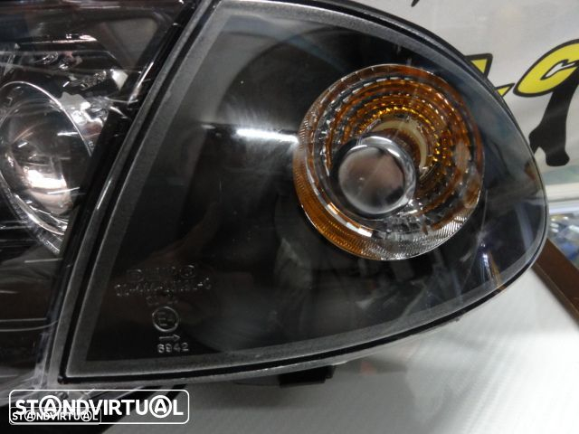 Farois frontais angel eyes para BMW E46 4 portas / limosine 98-01 fundo preto. - 9