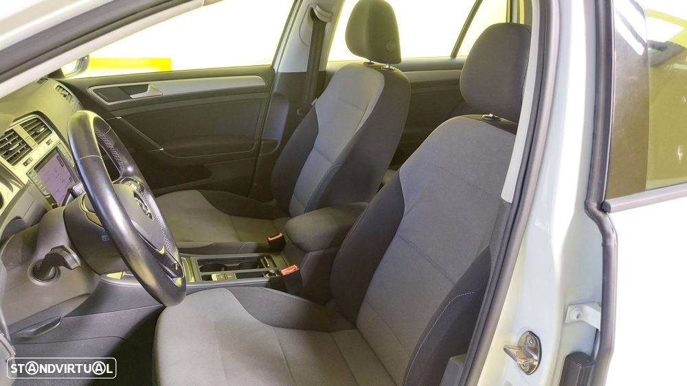 VW e-Golf AC/DC - 16