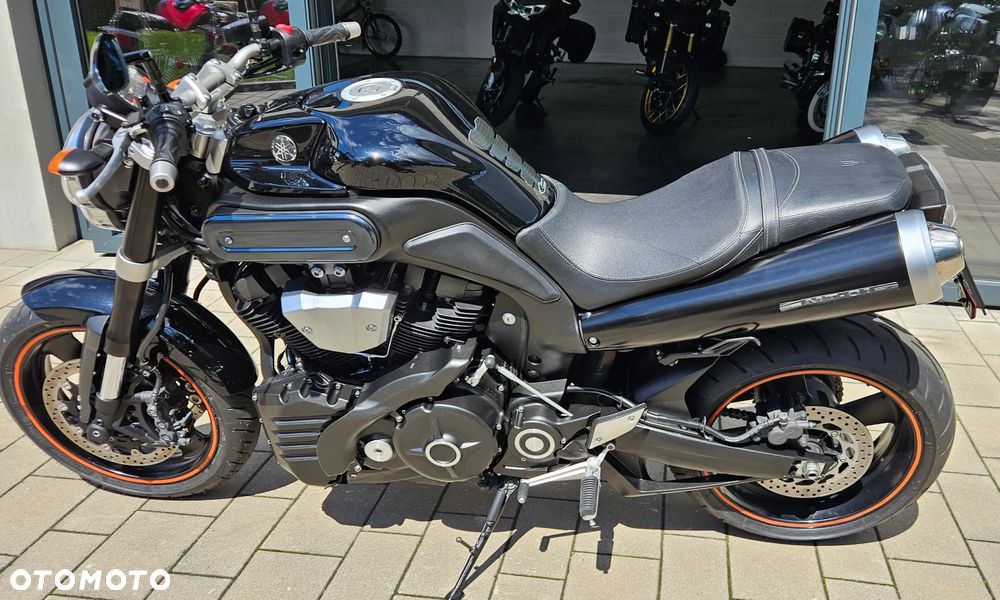 Yamaha MT - 7