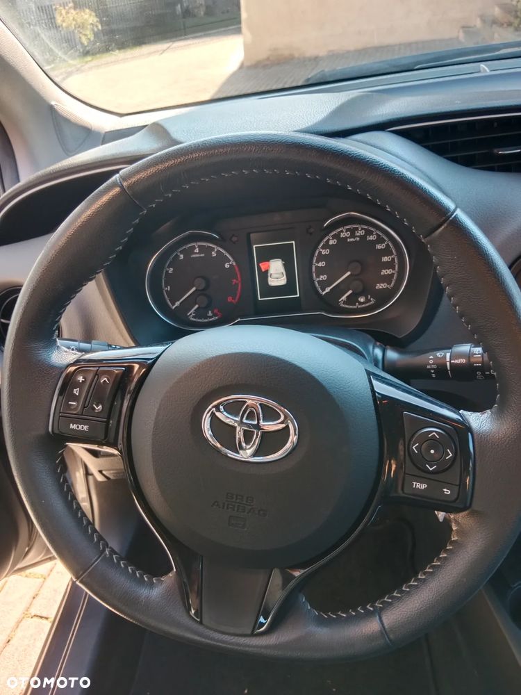 Toyota Yaris 1.0 VVT-i Team Deutschland - 26