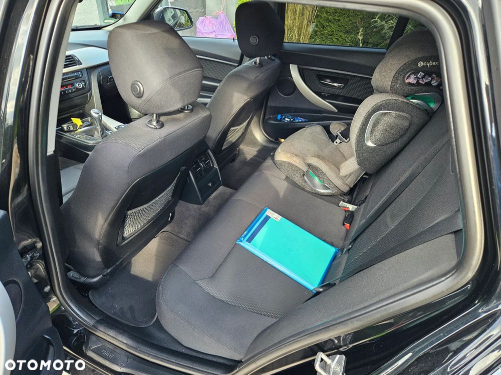 BMW Seria 3 318d Modern Line - 12