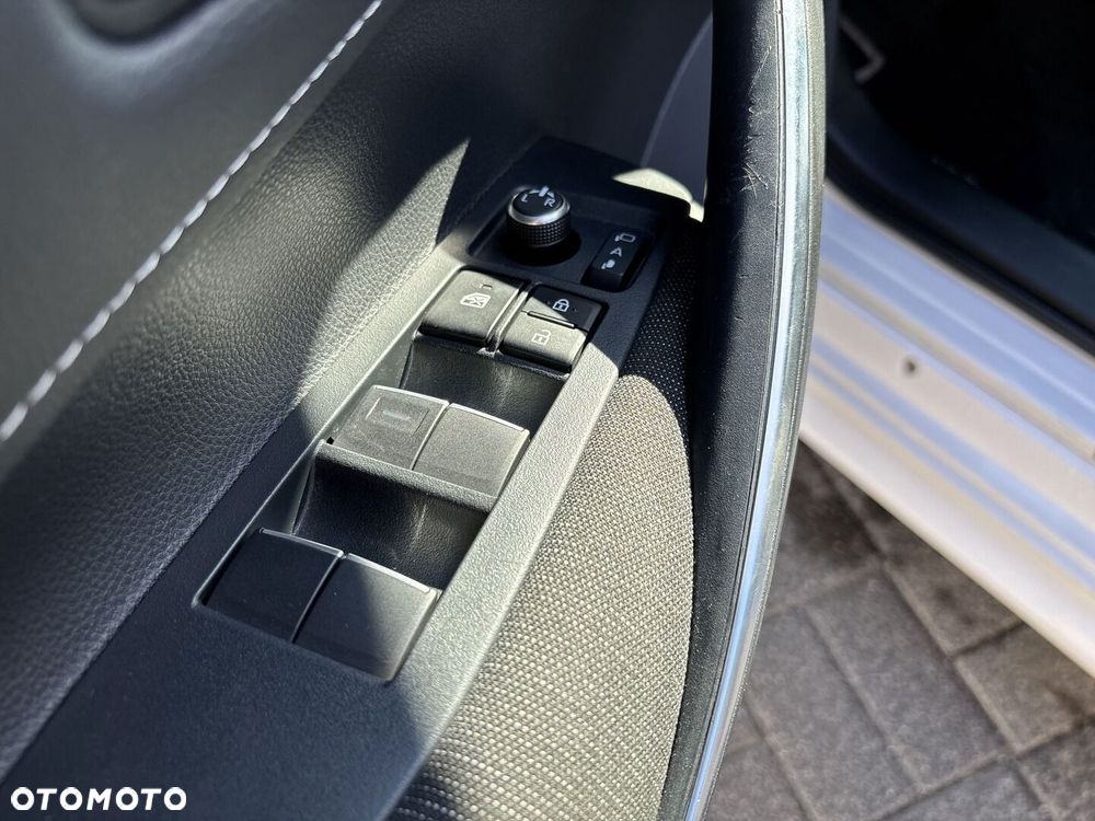Toyota Corolla 1.8 Hybrid Comfort - 17