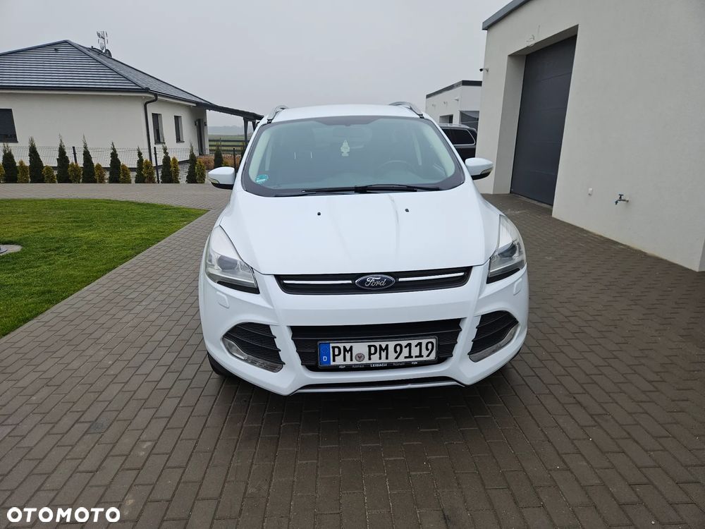 Ford Kuga 2.0 TDCi 2x4 Titanium - 2