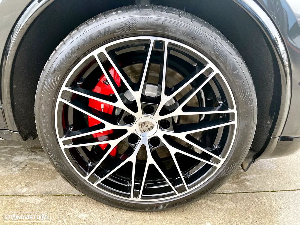 Porsche Macan Electric Turbo - 45